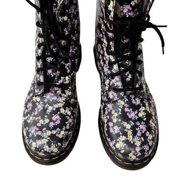 Dr. Marten 1460 Boot Floral Women’s Size 8 Color- Black - Mini Tydee - Picture 5 of 9